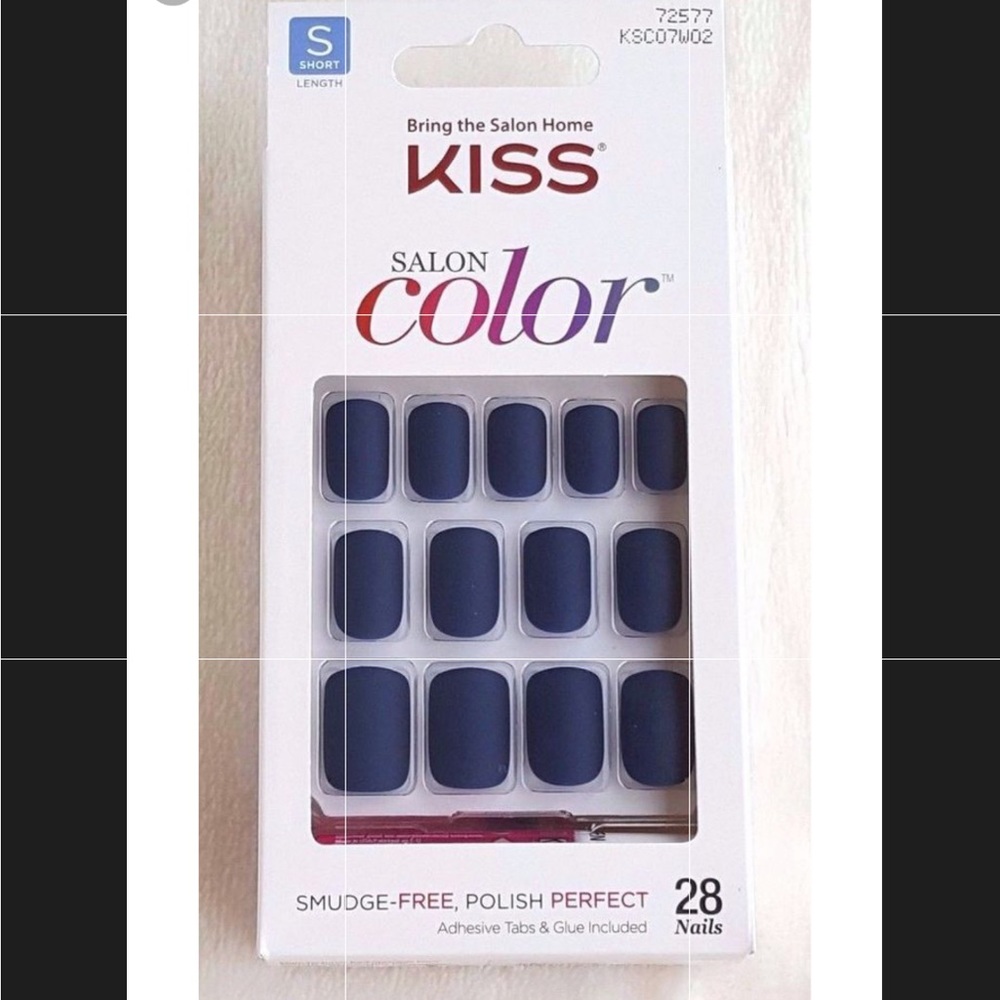 Kiss Salon Color press-on nails